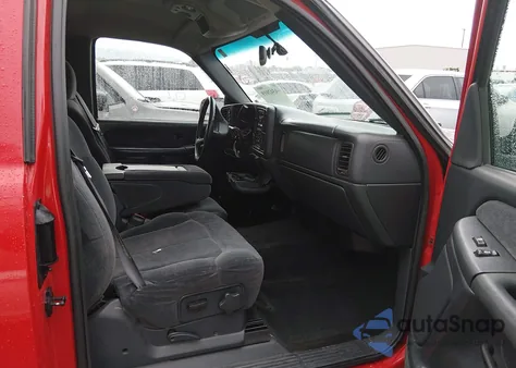 2000 Chevrolet Silverado 1500 Ls z USA, uszkodzony, nr VIN 1GCEK19T2YE200833